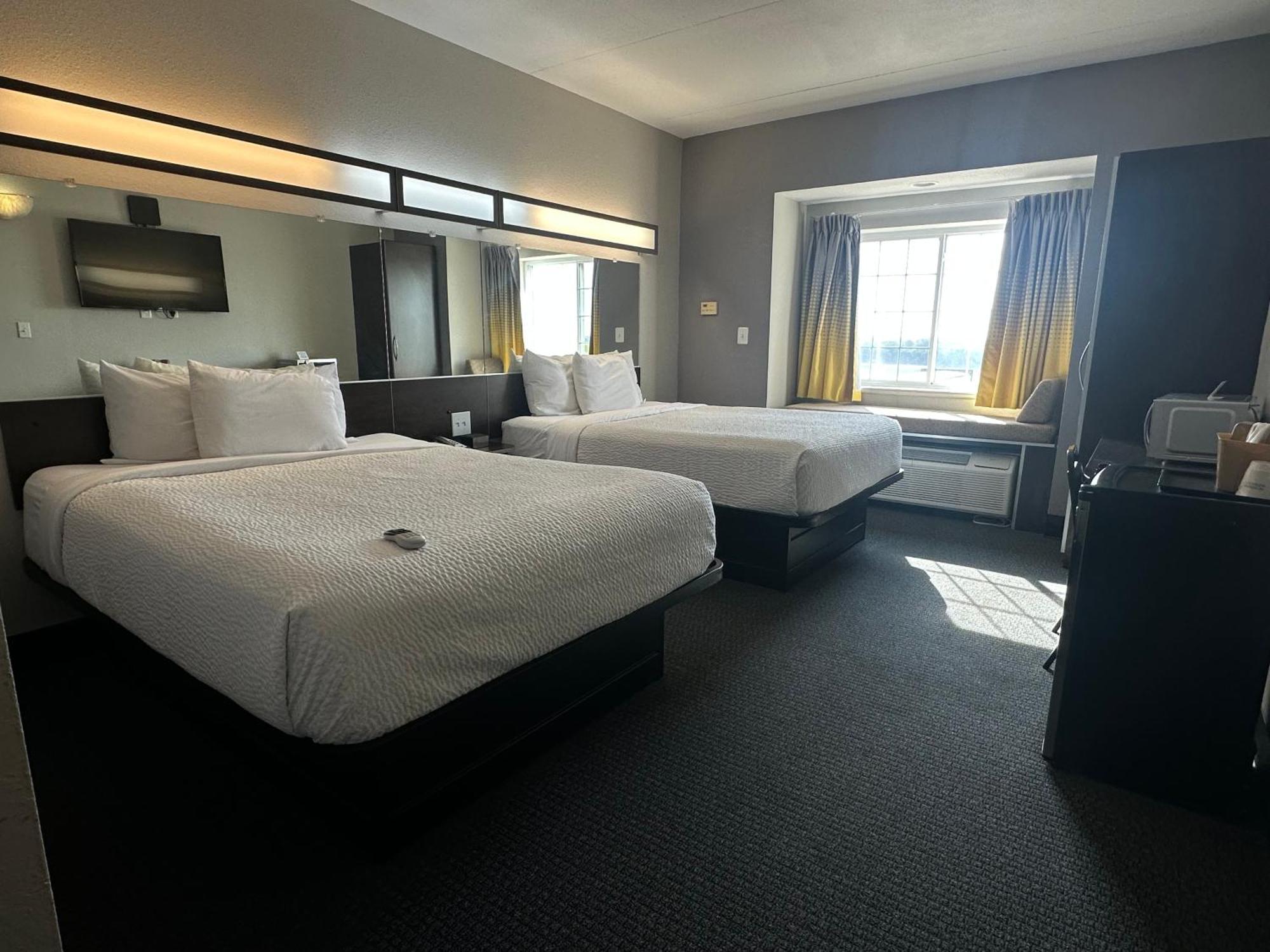 Hotel Microtel & By Wyndham Downtown - River Area 3*