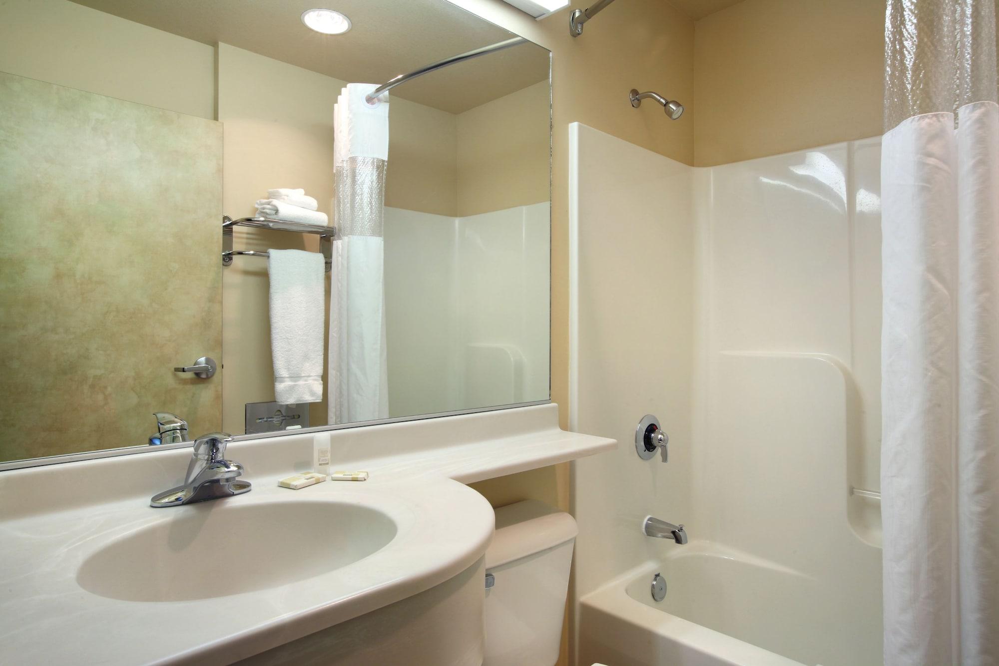 Microtel & By Wyndham Downtown - River Area 3*