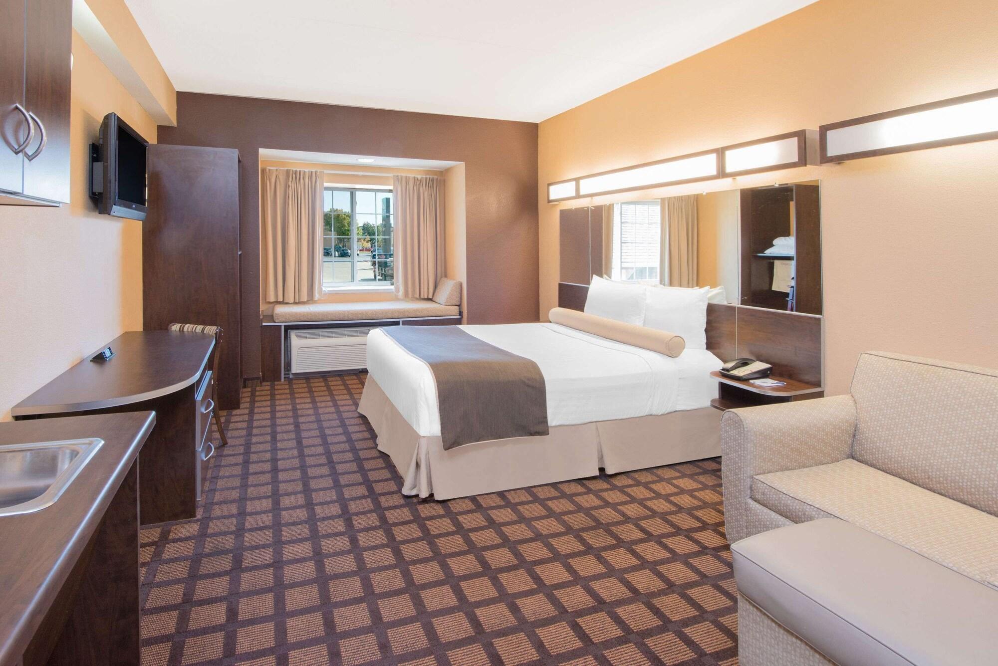 Microtel & By Wyndham Downtown - River Area Hotel