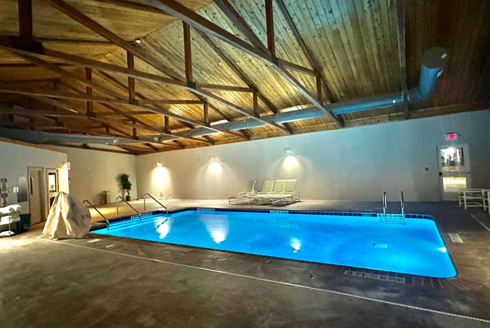 Microtel & By Wyndham Downtown - River Area 3*
